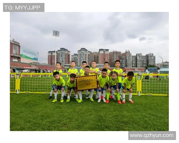 足球明星齐聚一堂精彩瞬间尽在此图展现足球魅力与激情的完美时刻